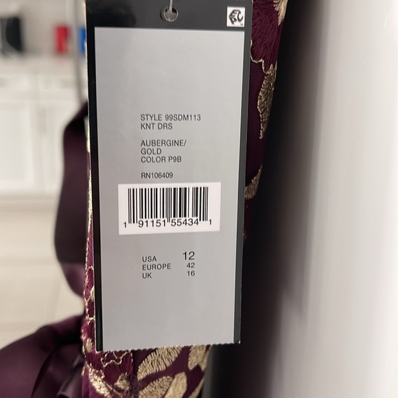 Brand NWT Tahari Arthur S. Levine Aubergine/Gold sleeveless Dress size 12 - Picture 2 of 8